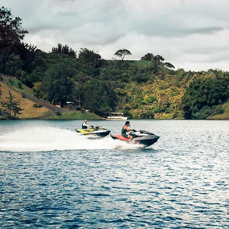 The Boato Hotel Guatapé 외부 사진 Jet skiing on Lake Awoiti